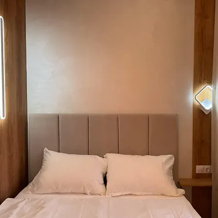 Acropolis Aparthotel