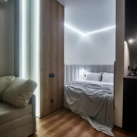 Acropolis Aparthotel 4*