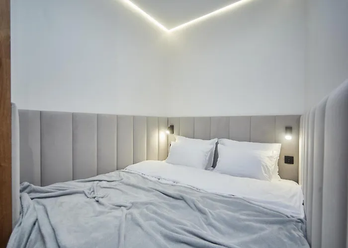 Acropolis Apartmanhotel 4*